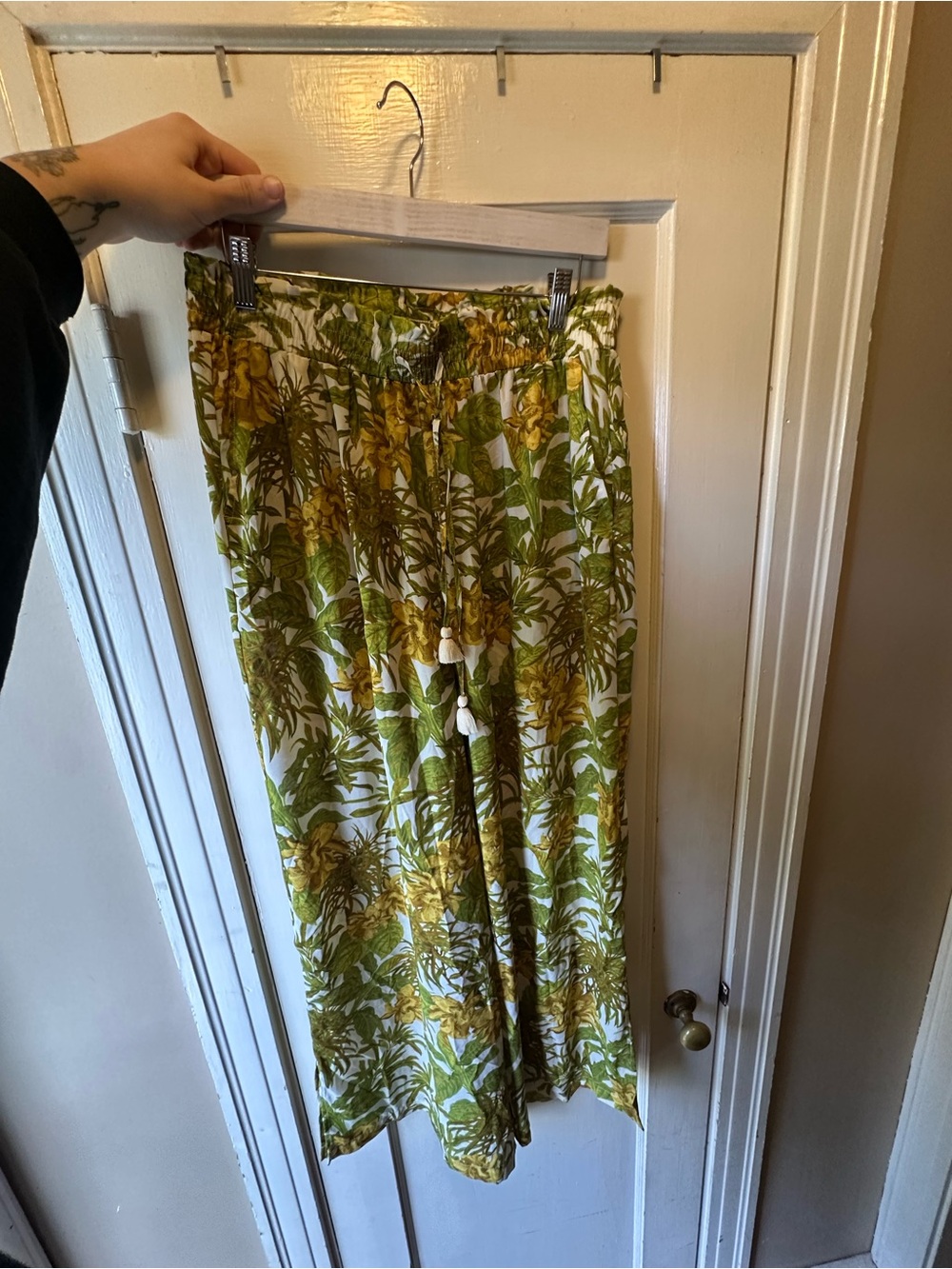 Rose & Olive Green and Yellow Floral Wide Leg Pants Women’s Large